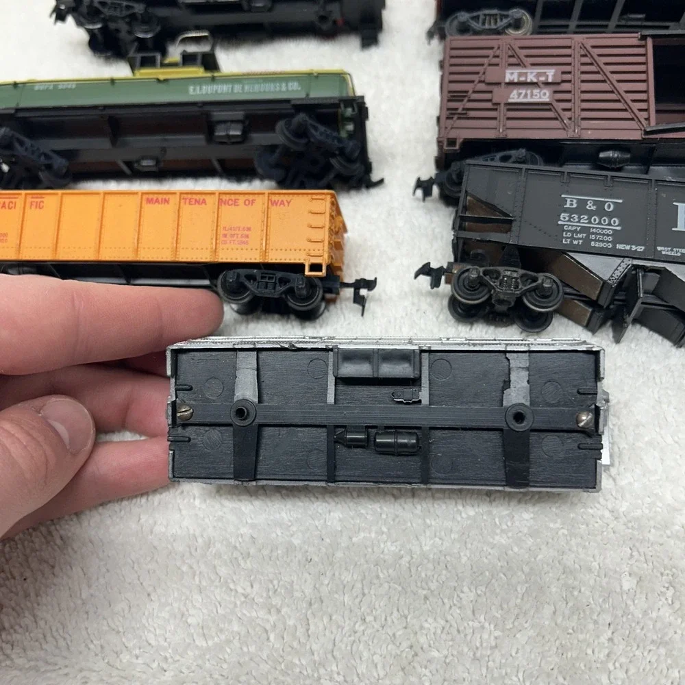 Tyco Vintage Lot of 7 Model Train Cars Toys HO